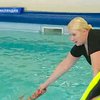 В Финляндии учат плавать собак
