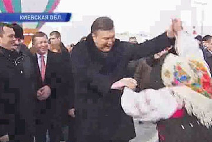 Янукович уже отпраздновал Масленицу