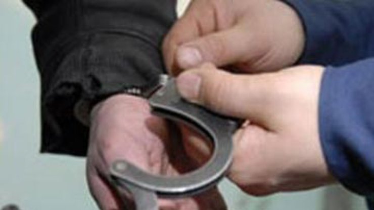 Милиция задержала 3 человек, которые мешали сносить киоски в Киеве