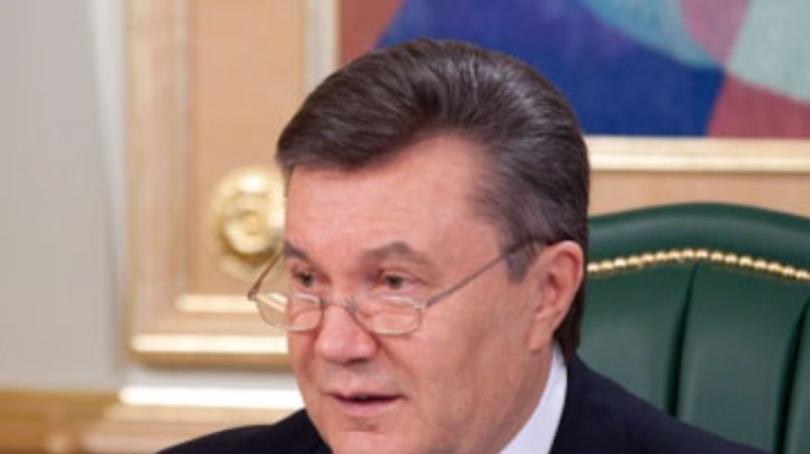 Янукович прошелся по вертикали