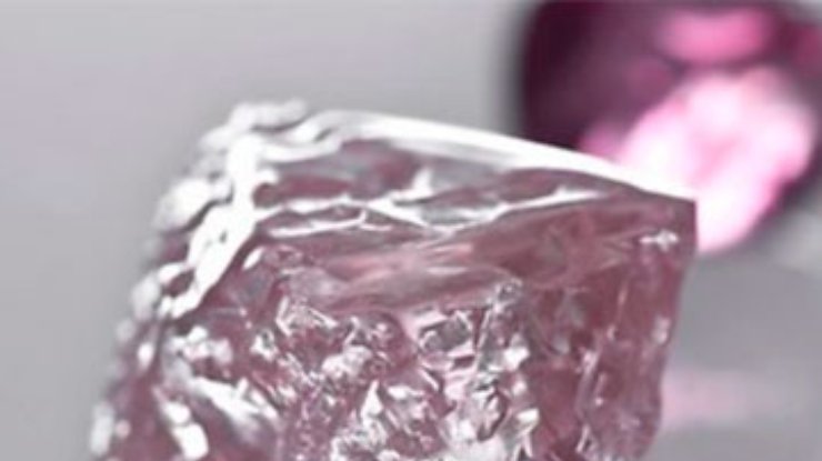 В Австралии обнаружили крупнейший розовый алмаз