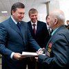 Янукович поздравил с Днем защитника отечества ветеранов войны