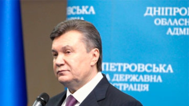Янукович пообещал развивать метро в Днепропетровске