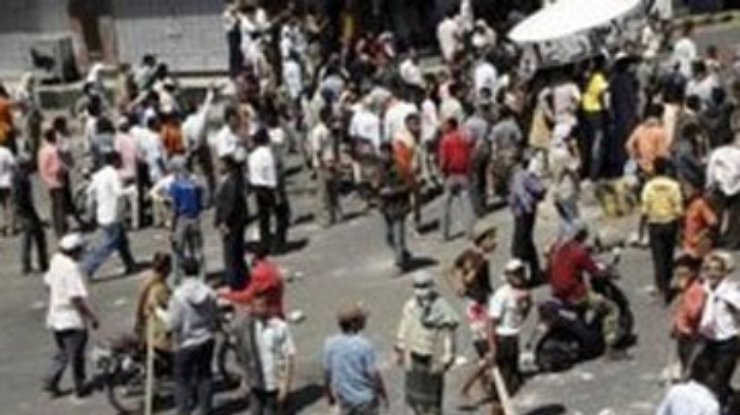Теракт возле президентского дворца в Йемене: 26 человек погибли