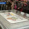 Донецкие кондитеры испекли огромный торт посвященный Евро-2012