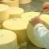 Еще 4 украинским предприятиям запретили экспорт сыров в Россию
