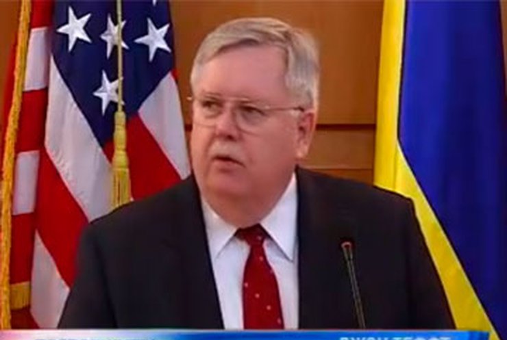 США открыли самое большое в Киеве диппредставительство