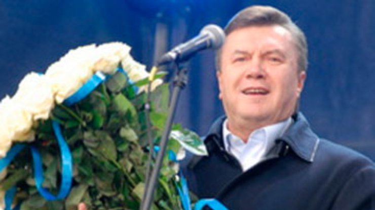 Янукович гордится украинскими женщинами
