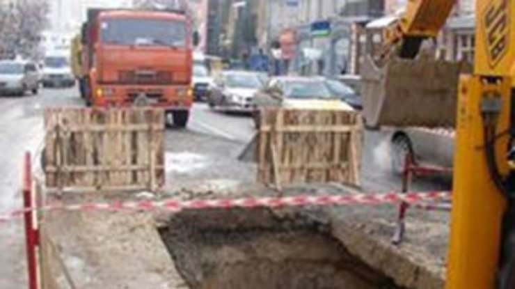 Жители домов в трех районах столицы остались без воды