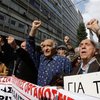 Толпа людей сорвала военный парад в Греции