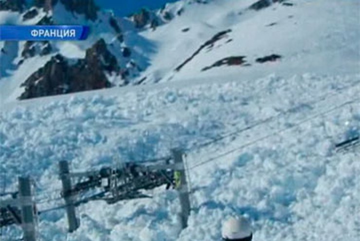 Туристы сняли на видео сход лавины в Альпах