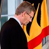 Экс-президент Германии уходит под звук вувузел