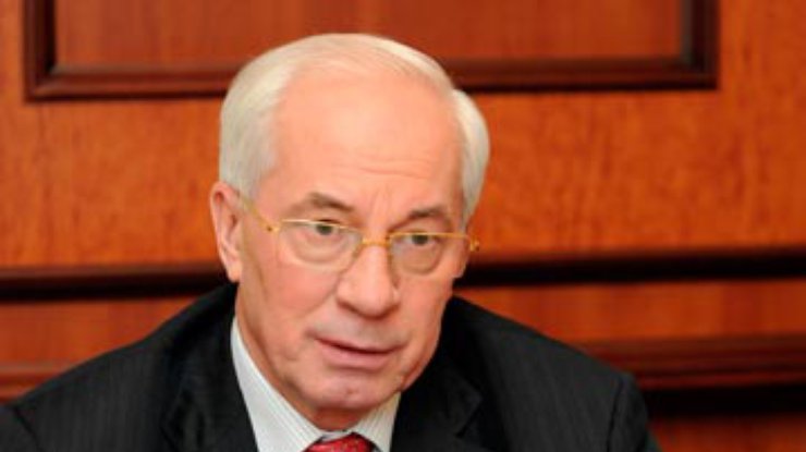 Азаров заметил, что инфляция растет все меньше