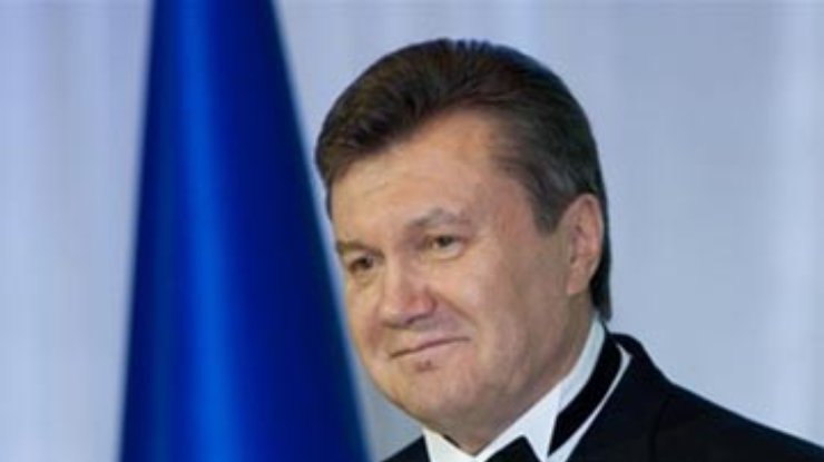 Оппозиция не должна препятствовать социнициативам - Янукович