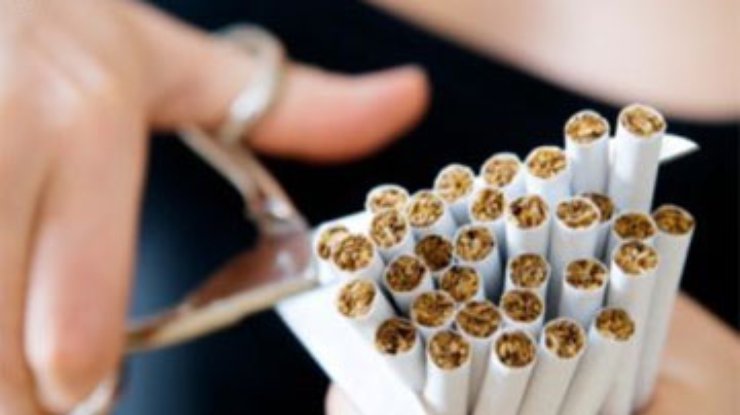 Янукович одобрил запрет рекламы табачных изделий