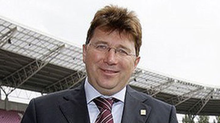 УЕФА хвалит Украину за подготовку к Евро-2012
