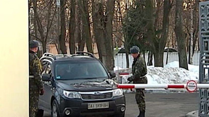 Главной версией гибели солдата в Киеве называют самоубийство