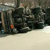 В Днепропетровске перевернулся бензовоз