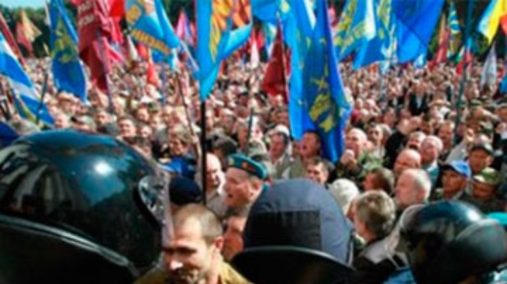 DW-Trend: В Украине усиливаются протестные настроения