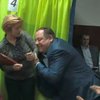 Геращенко пожалуется в посольства стран ЕС на "регионала", набросившегося на нее