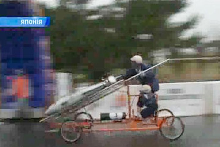 В Японии провели гонки на самодельных машинах