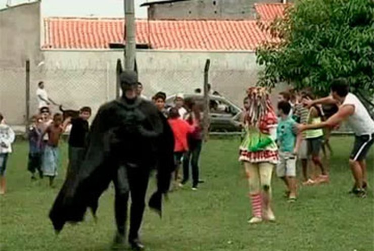 Бразильская полиция наняла на работу Бетмена