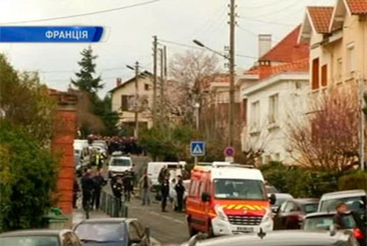 В школах Франции почтили минутой молчания жертв бойни в Тулузе