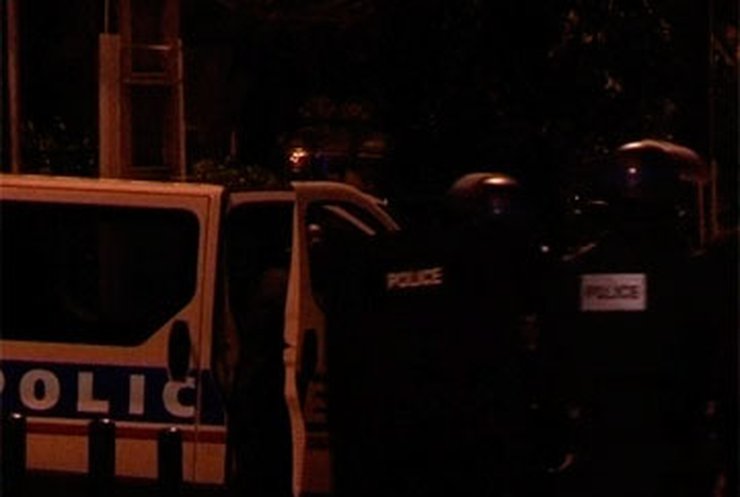 В Тулузе продолжается задержание "убийцы на скутере"