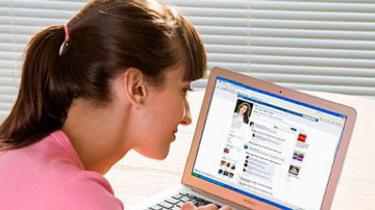 Ученые: Facebook-зависимость порождает нарциссизм и асоциальное поведение