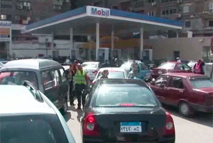На заправках Египта пропал бензин