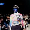 Японский дизайнер создала мужскую коллекцию из женской одежды