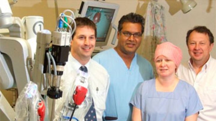 Впервые в мире робот прооперировал пациента с раковой опухолью