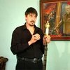 Луганский оружейник воссоздал повесть "Дни и ночи" на лезвии меча