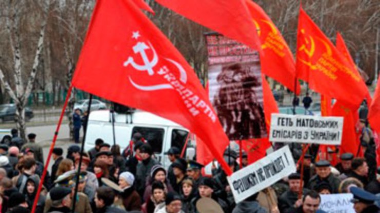 В Запорожье коммунисты шли штурмом на ДК, где выступал лидер "Свободы"