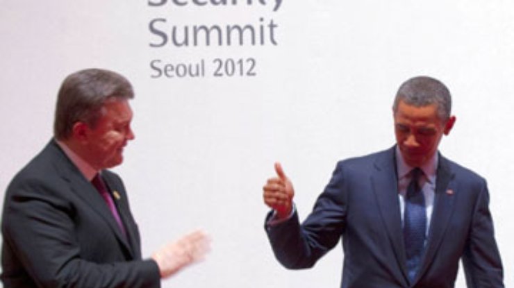СМИ: Обама уделил Януковичу на сеульском саммите 4 минуты