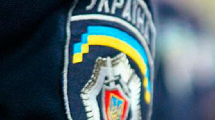 Четырех милиционеров уволили за издевательства над задержанным