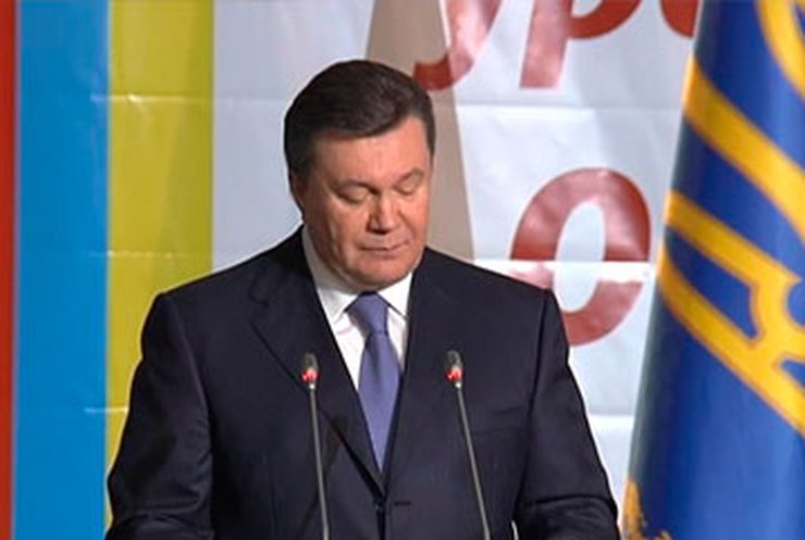 Янукович пообещал увеличить пенсии участникам войны