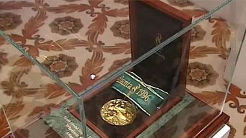 Олимпийскую медаль Владимира Кличко продали за миллион долларов