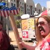 Усатые американцы вышли на митинг в Вашингтоне