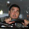 Президент Туркменистана победил в автогонках