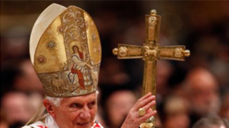 Папа римский отслужил пасхальную мессу в Ватикане