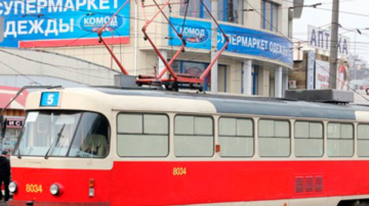 По Харькову начали ездить чешские б/у трамваи