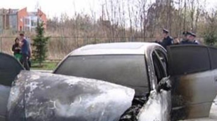 В Черновцах подожгли автомобиль президента областной Федерации бокса