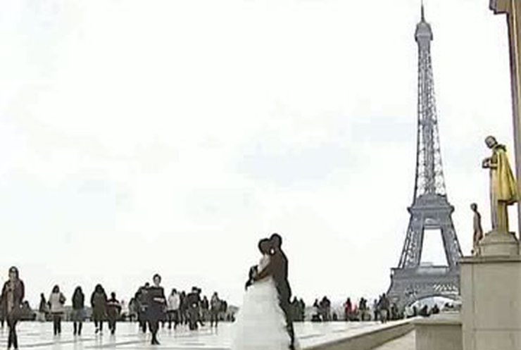 Во Франции наблюдается бум липовых свадеб