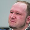 Брейвик прослезился, когда в суде показали видео, обосновывающее его зверства