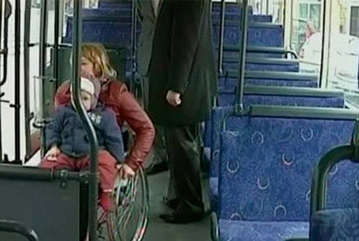 В Черновцах появились автобусы с пандусами для инвалидов