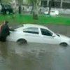В Николаеве из-за сильного дождя центр города оказался залит водой