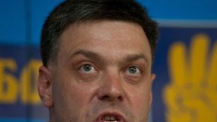 Тягныбок заявил, что Тимошенко нанесла ему "удар в спину"