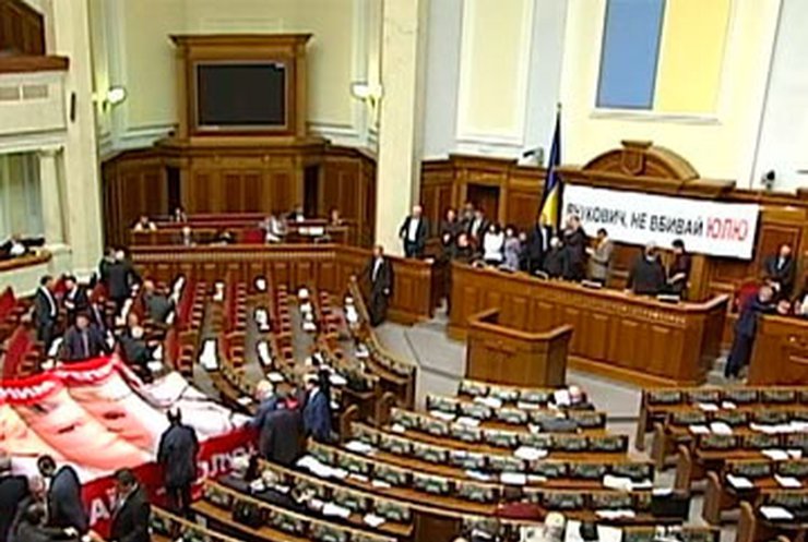 Страсти вокруг Тимошенко не утихают в Раде, под колонией и на международной арене