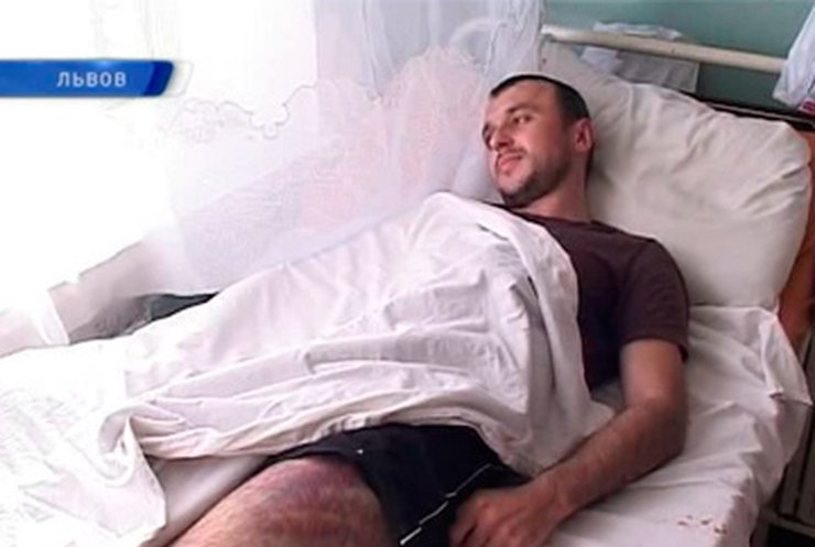 Во Львове милиционеры жестоко избили двоих посетителей пиццерии